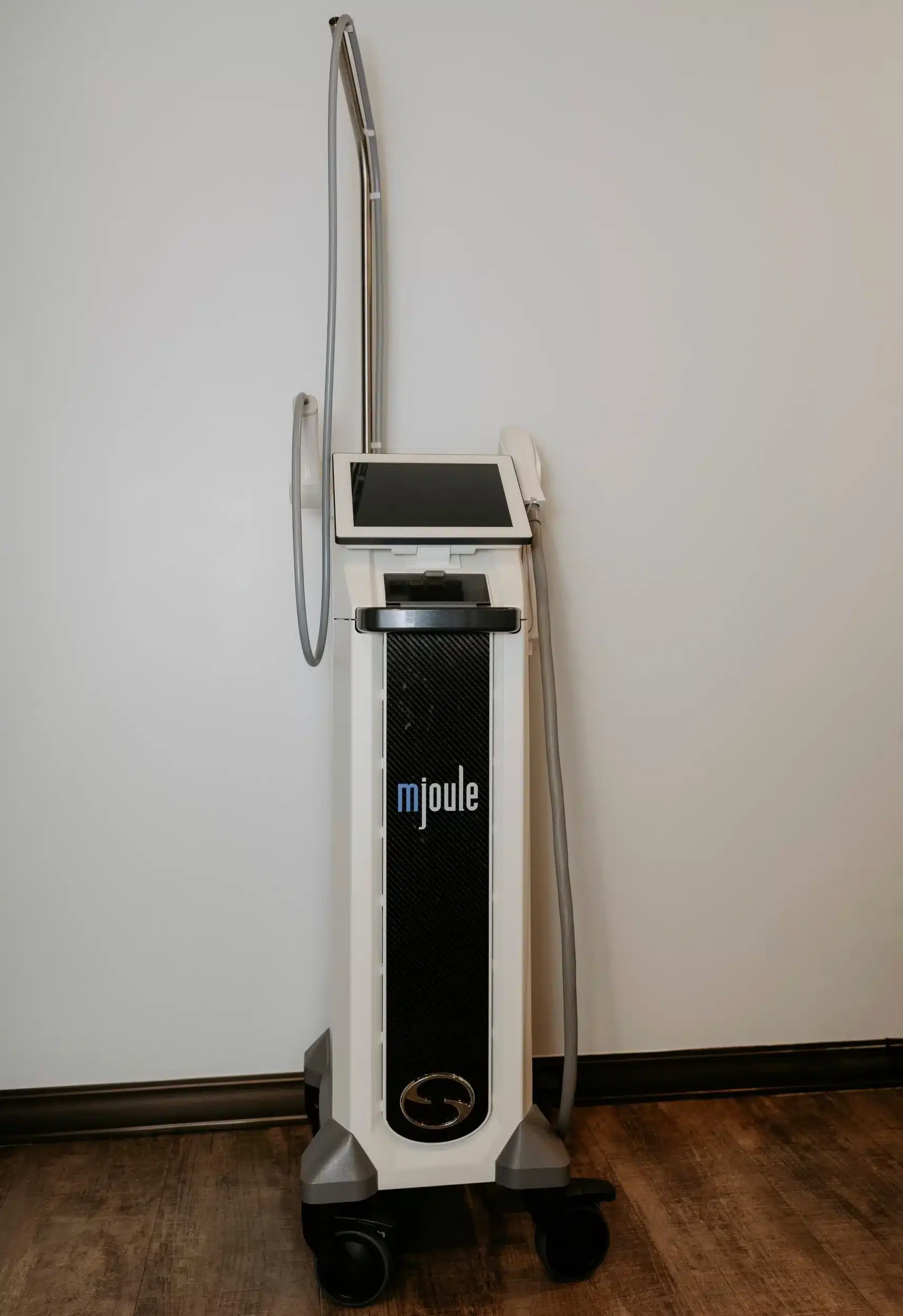 1768247452_BBL_26MOXI Body Services in West Des Moines, IA