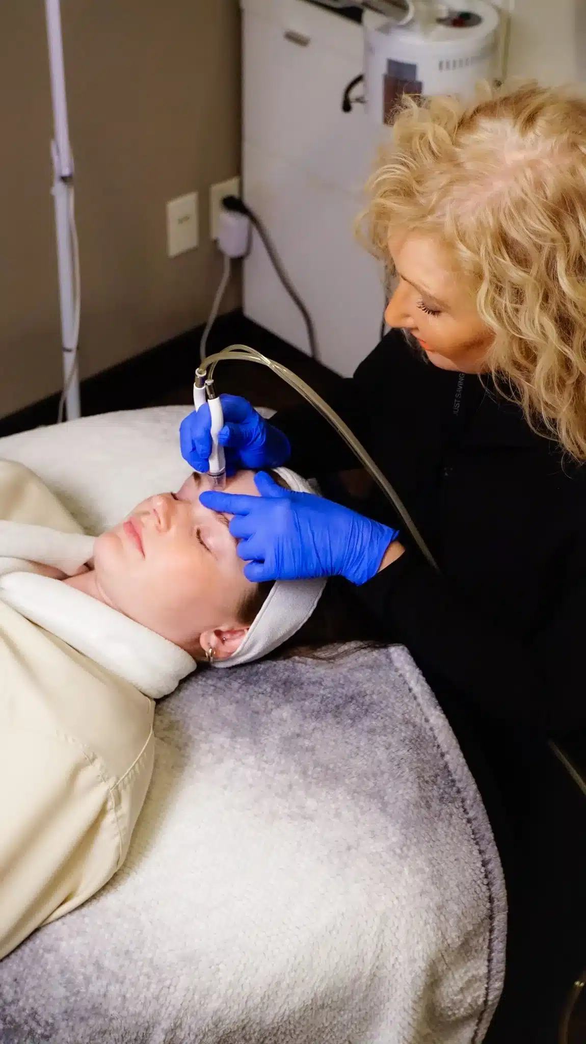 Face Services in West Des Moines, IA